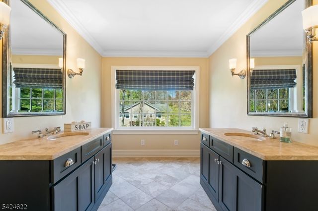 76 Pine Way, New Providence Boro, NJ 07974