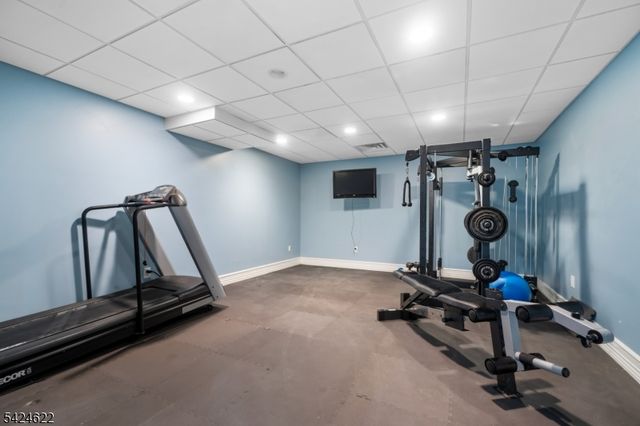 76 Pine Way, New Providence Boro, NJ 07974