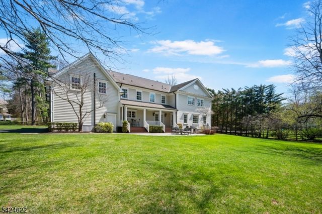 76 Pine Way, New Providence Boro, NJ 07974