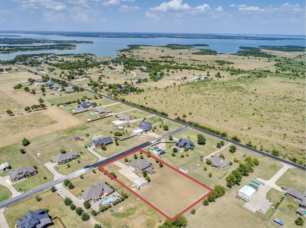 401 Ridgecrest Place, Sanger, TX 76266