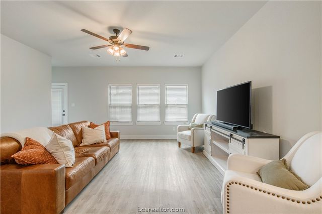 6212 Rockford Drive, College Station, TX 77845