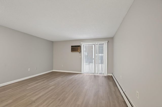 6 Knights Bridge Drive J101, Nashua, NH 03063