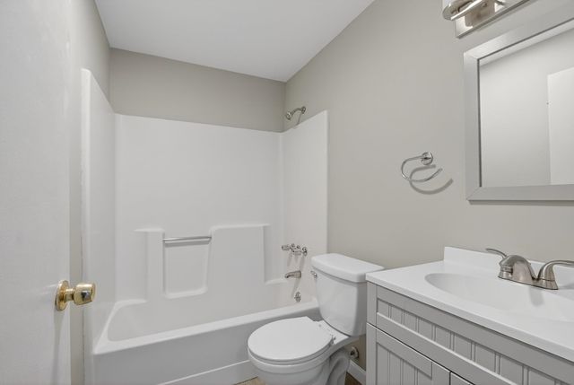 6 Knights Bridge Drive J101, Nashua, NH 03063