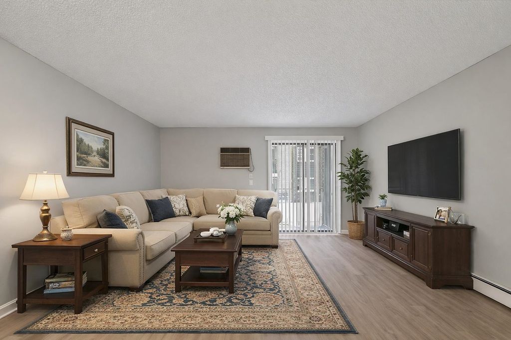 6 Knights Bridge Drive J101, Nashua, NH 03063