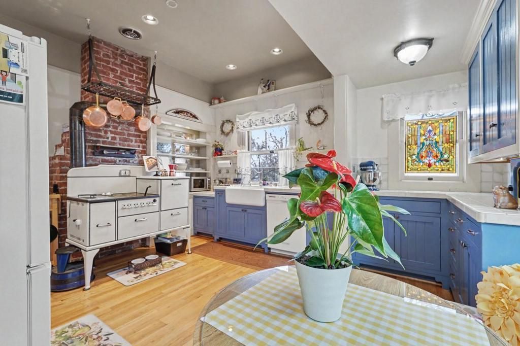 Image 19 of property listing at 396 Margaret Street, San Jose, CA 95112