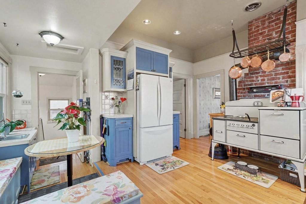 Image 24 of property listing at 396 Margaret Street, San Jose, CA 95112