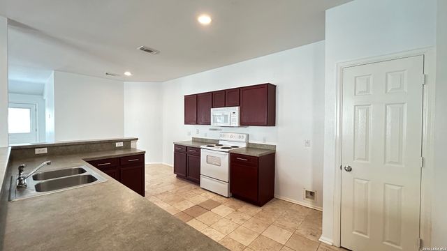 9422 Fall Pass, San Antonio, TX 78251