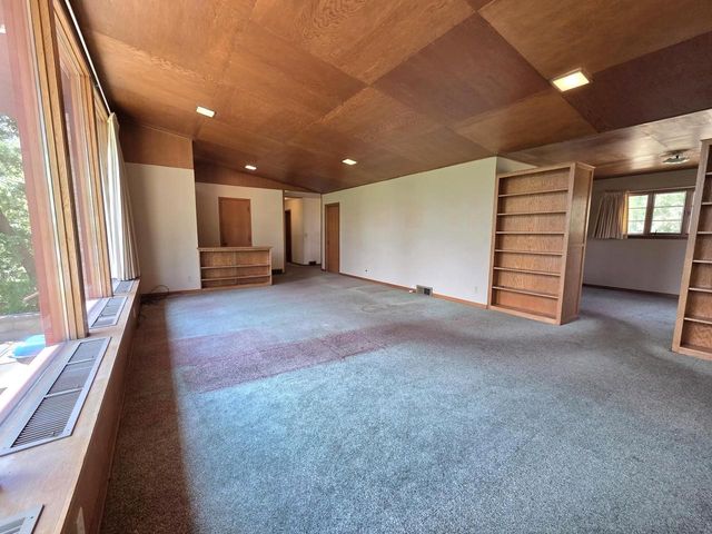 612 Silver Lake Drive, Portage, WI 53901