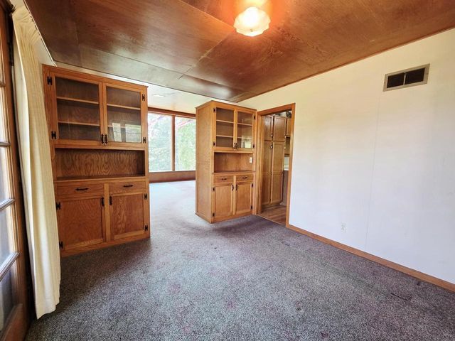 612 Silver Lake Drive, Portage, WI 53901