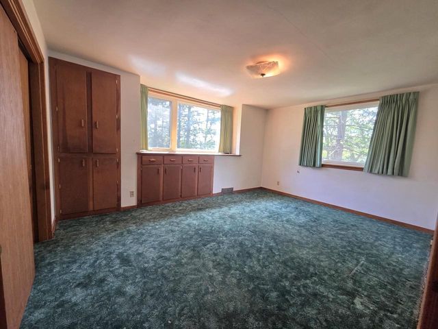 612 Silver Lake Drive, Portage, WI 53901