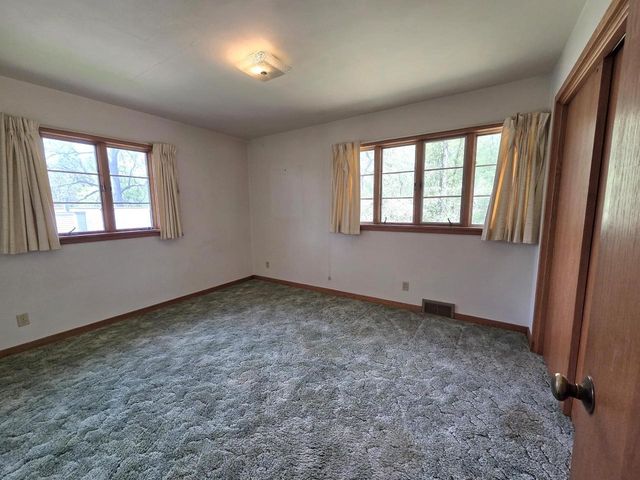 612 Silver Lake Drive, Portage, WI 53901