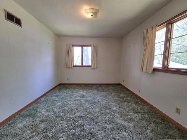 612 Silver Lake Drive, Portage, WI 53901