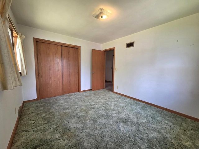612 Silver Lake Drive, Portage, WI 53901