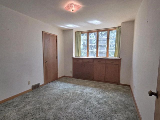 612 Silver Lake Drive, Portage, WI 53901
