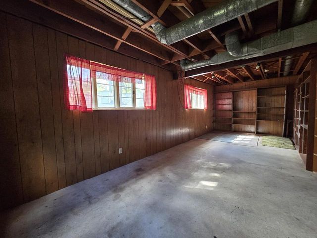 612 Silver Lake Drive, Portage, WI 53901