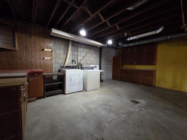 612 Silver Lake Drive, Portage, WI 53901
