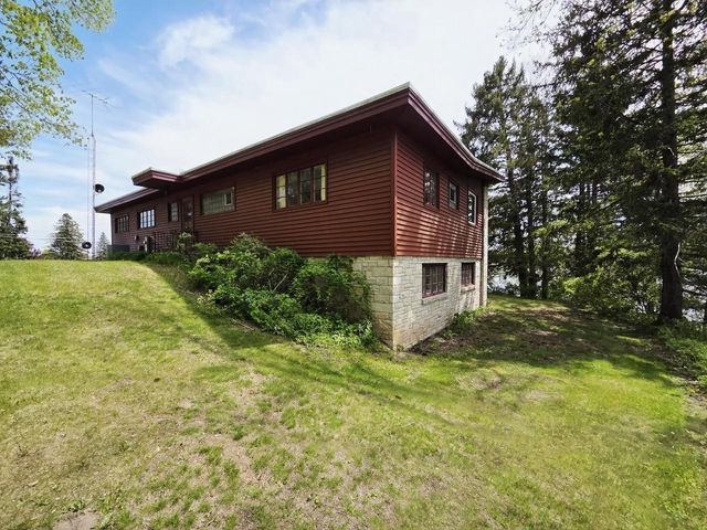 612 Silver Lake Drive, Portage, WI 53901