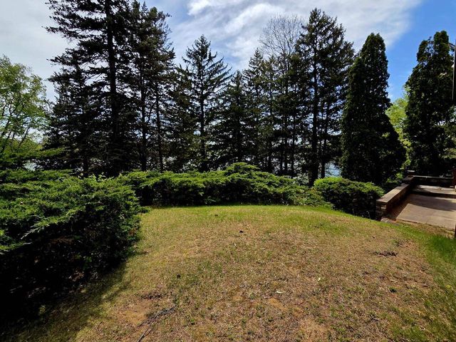 612 Silver Lake Drive, Portage, WI 53901
