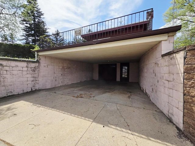 612 Silver Lake Drive, Portage, WI 53901