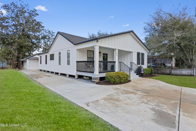406 Russell Avenue, Ocean Springs, MS 39564