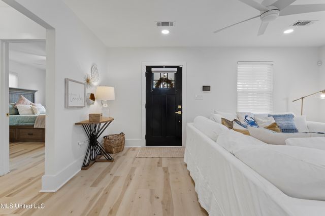406 Russell Avenue, Ocean Springs, MS 39564