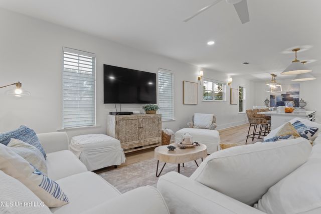 406 Russell Avenue, Ocean Springs, MS 39564
