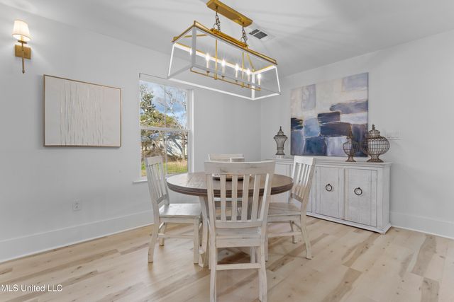 406 Russell Avenue, Ocean Springs, MS 39564