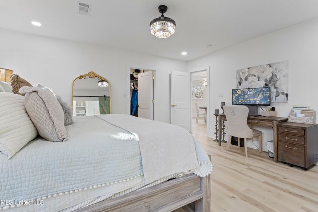 406 Russell Avenue, Ocean Springs, MS 39564