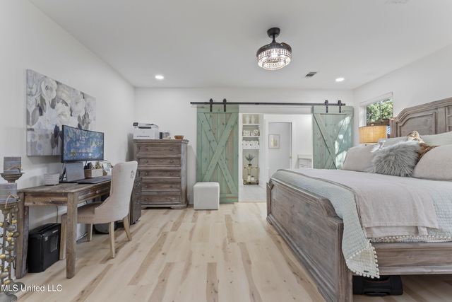 406 Russell Avenue, Ocean Springs, MS 39564