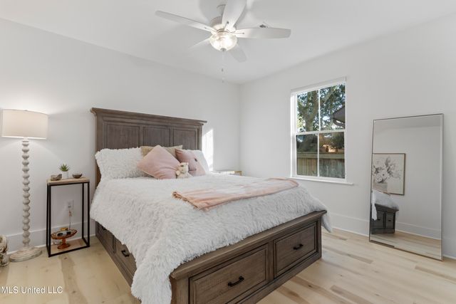 406 Russell Avenue, Ocean Springs, MS 39564