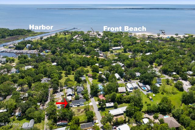 406 Russell Avenue, Ocean Springs, MS 39564