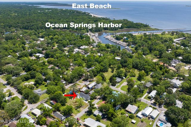 406 Russell Avenue, Ocean Springs, MS 39564