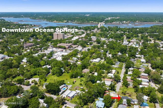 406 Russell Avenue, Ocean Springs, MS 39564