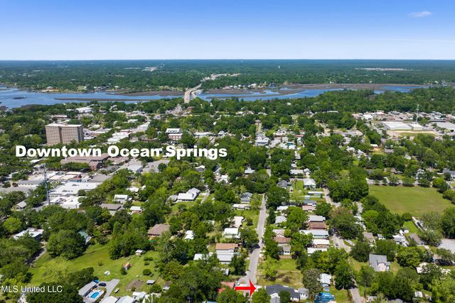 406 Russell Avenue, Ocean Springs, MS 39564