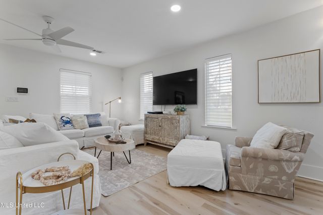 406 Russell Avenue, Ocean Springs, MS 39564