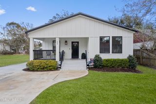 406 Russell Avenue, Ocean Springs, MS 39564