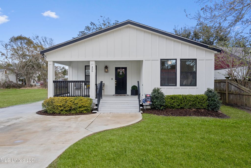 406 Russell Avenue, Ocean Springs, MS 39564