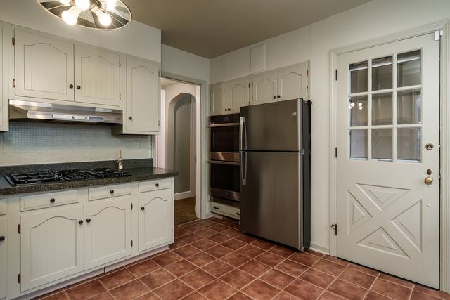 2326 CLINTON Place, Rockford, IL 61103