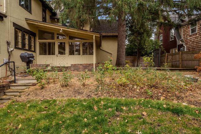 2326 CLINTON Place, Rockford, IL 61103