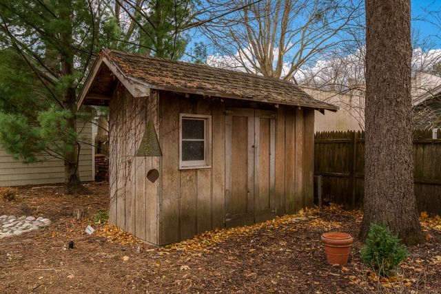 2326 CLINTON Place, Rockford, IL 61103