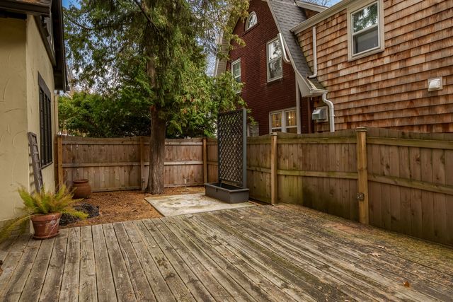 2326 CLINTON Place, Rockford, IL 61103