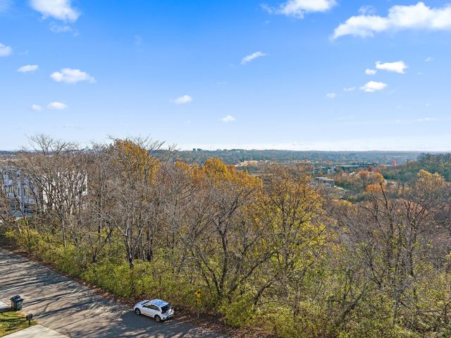 6112 Hill Circle Dr, Nashville, TN 37209