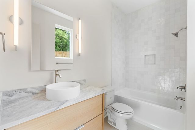 6112 Hill Circle Dr, Nashville, TN 37209