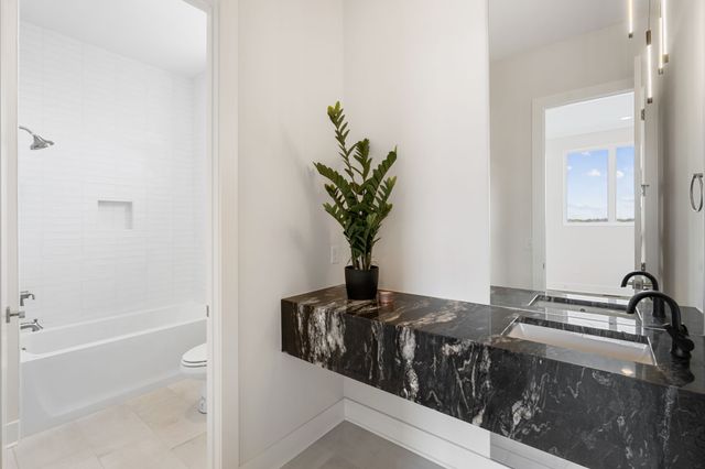 6112 Hill Circle Dr, Nashville, TN 37209