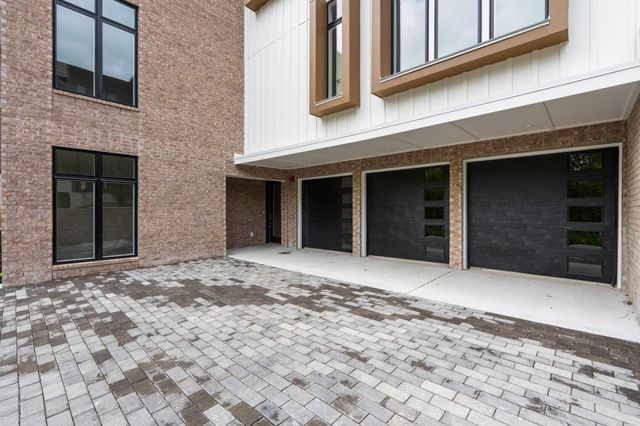 6112 Hill Circle Dr, Nashville, TN 37209