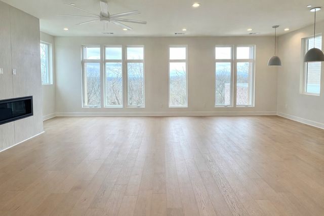 6112 Hill Circle Dr, Nashville, TN 37209