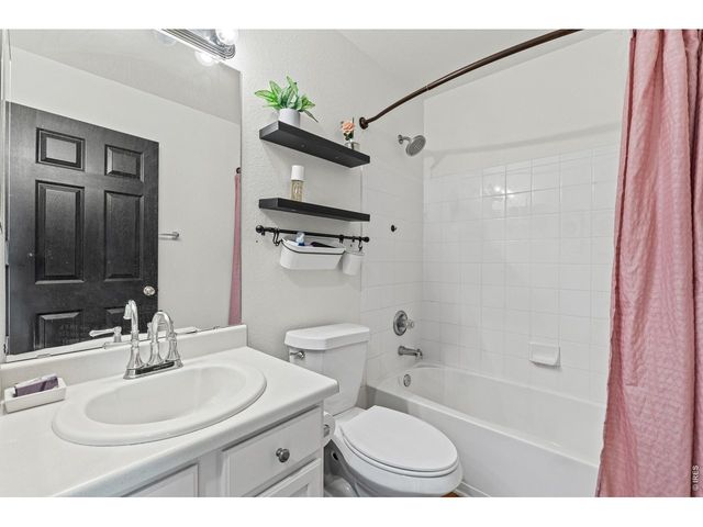 18132 E Linvale Dr, Aurora, CO 80013