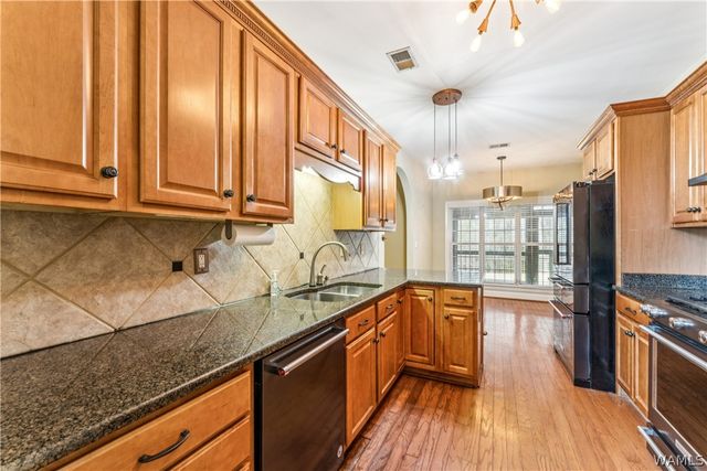 221 Park Lake, Helena, AL 35080