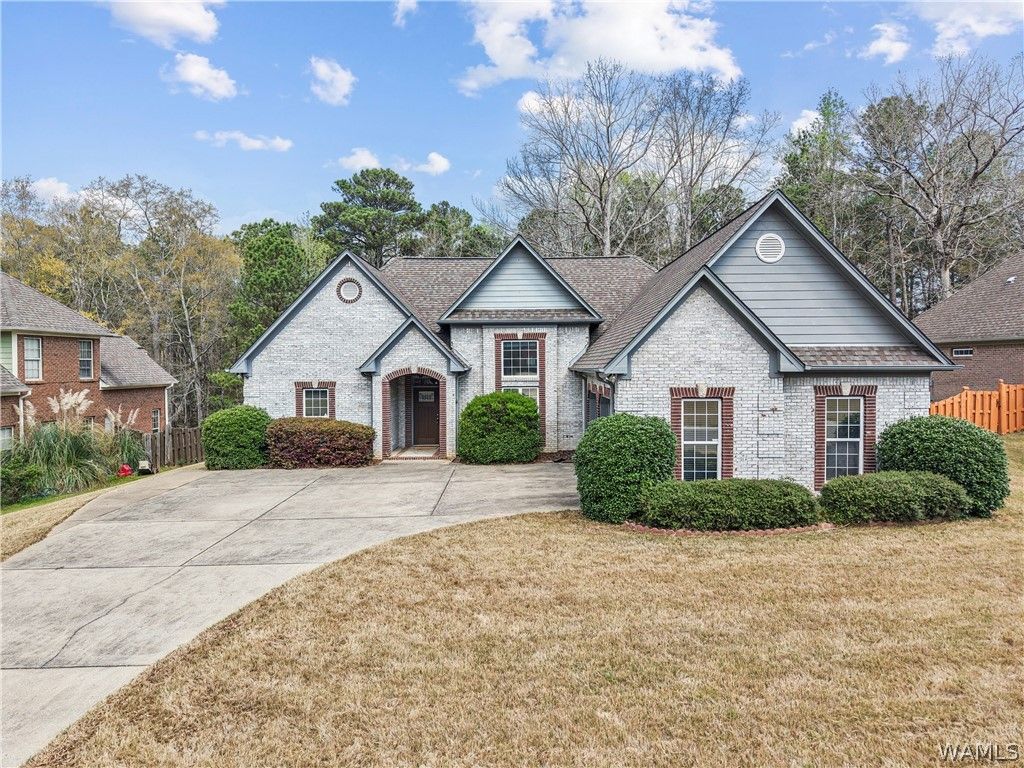 221 Park Lake, Helena, AL 35080