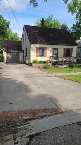 1121 1st Street N, Fargo, ND 58102